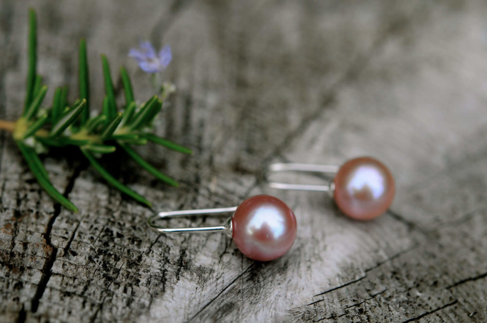 10mm pink round pearl earrings on simple/cool hook ear wires, perfectly round natural pink pearl single drop earrings
