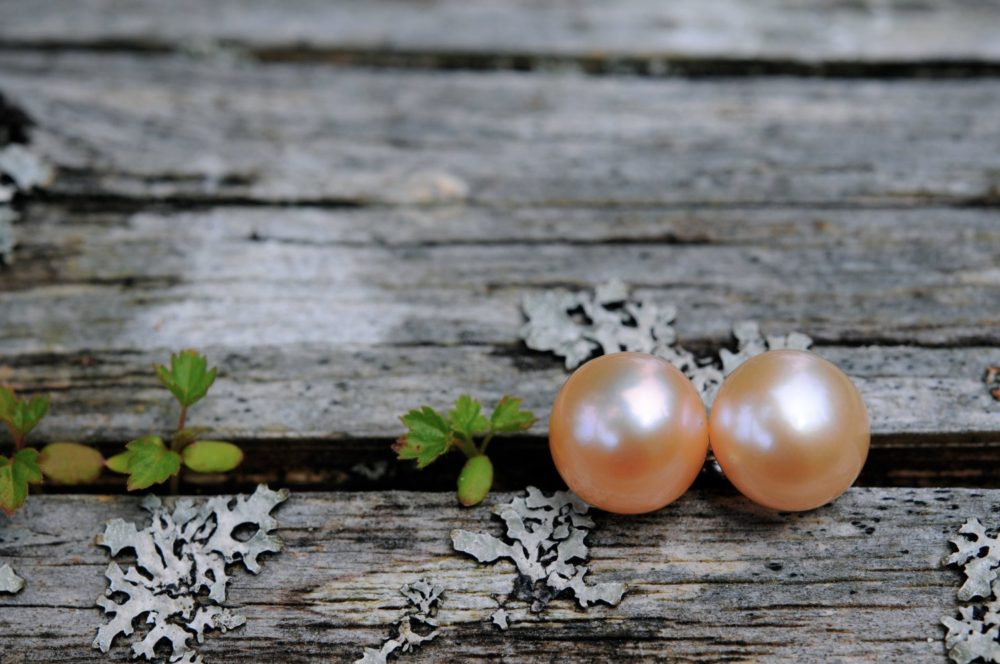 11-11.5mm cozy peach pearl earring studs, bright warm toned natural pearl stud earrings!