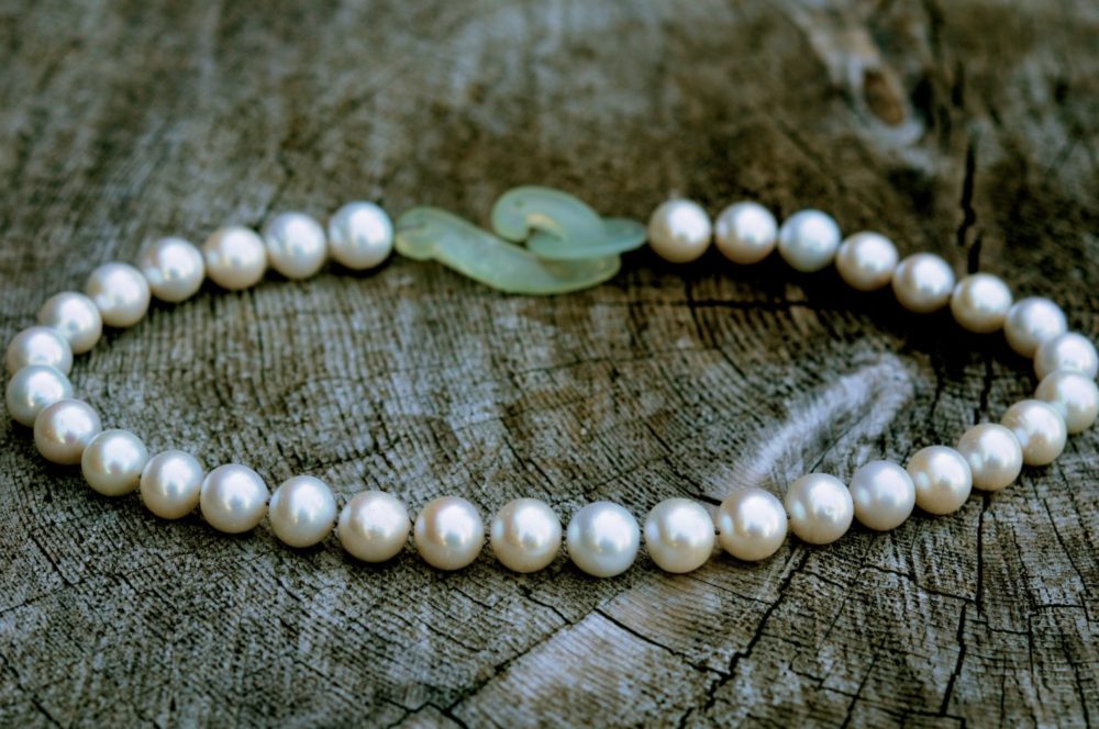 13 mm freshwater pearl necklace, classic string of white pearls with an oriental twist