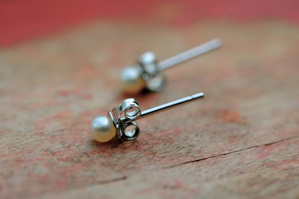 2-3mm pearl earring studs, tiny pearl earring studs, tiny pearl studs on silver, small round pearl earrings