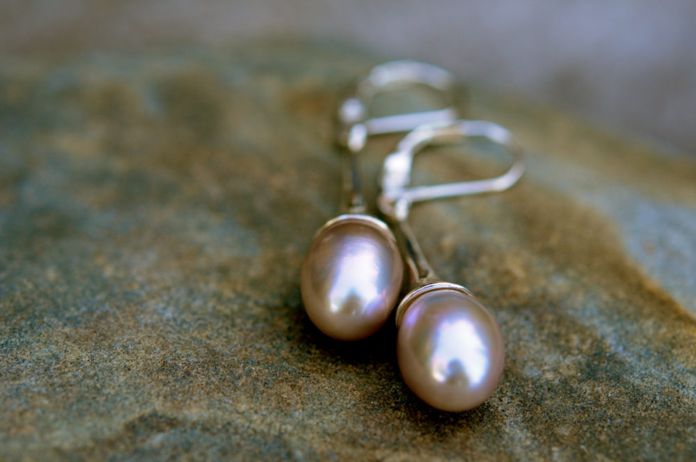beautiful lavender pink teardrop single pearl earrings, sterling silver lever back wires, elegantly long and dangle