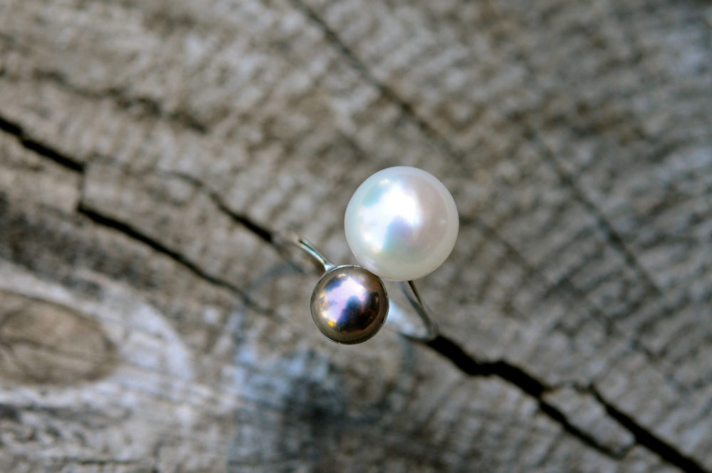black and white double pearl open ring on sterling silver