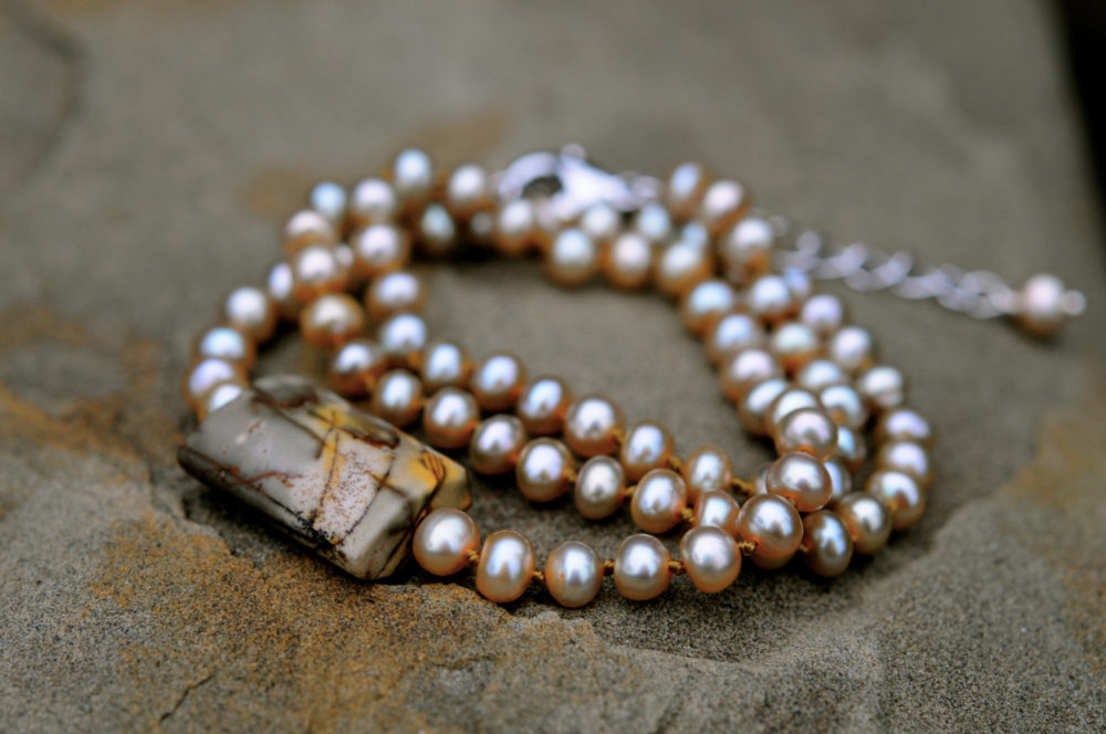 champagne pearl necklace, nature jasper pendant pearl necklace, earthy necklace, everyday pearls