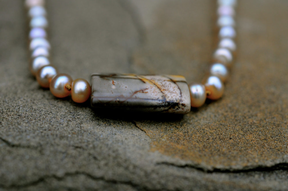 champagne pearl necklace, nature jasper pendant pearl necklace, earthy necklace, everyday pearls