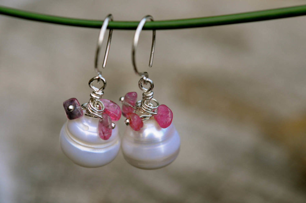 charming circle white pearl and turmaline gem stone dangle earrings