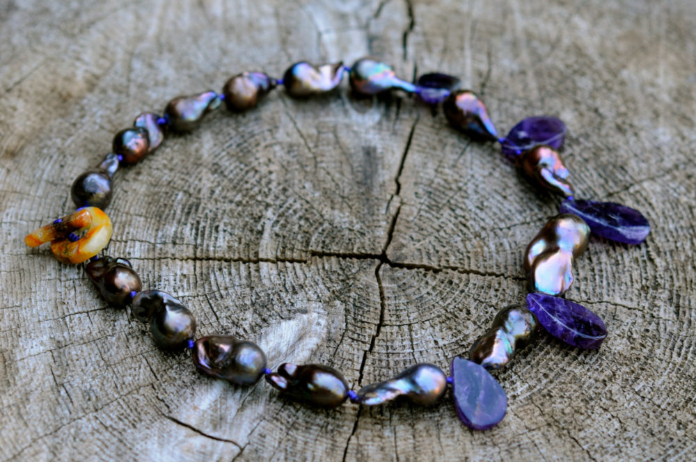 fabulous peacock purple baroque pearl choker necklace, adorned with large natural amethyst briolettes, natural jade clasp