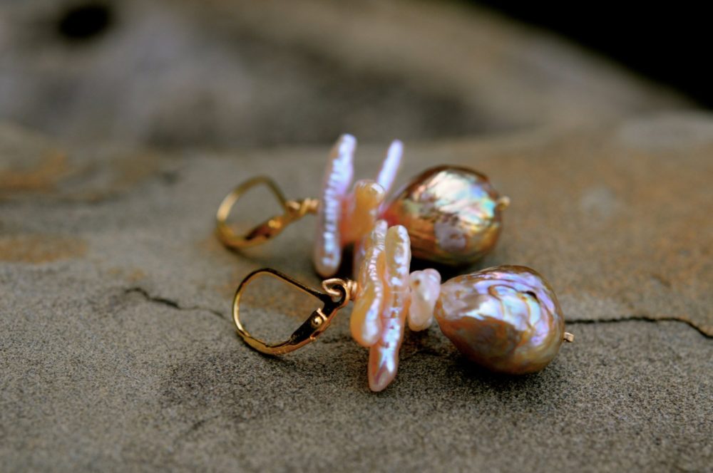 golden baroque pearl earrings, gold and pink pearl earrings, gold kusumi pearl earrings, lever back wires dangle earrings