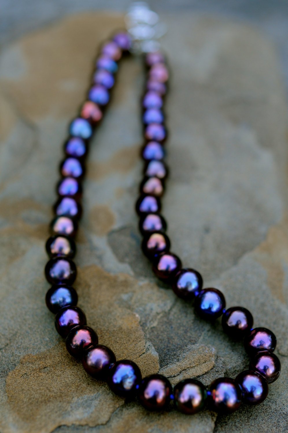 golden peacock pearl necklace, metallic purple pearl choker, splendid dark purple pearl necklace, fine purple pearl choker necklace