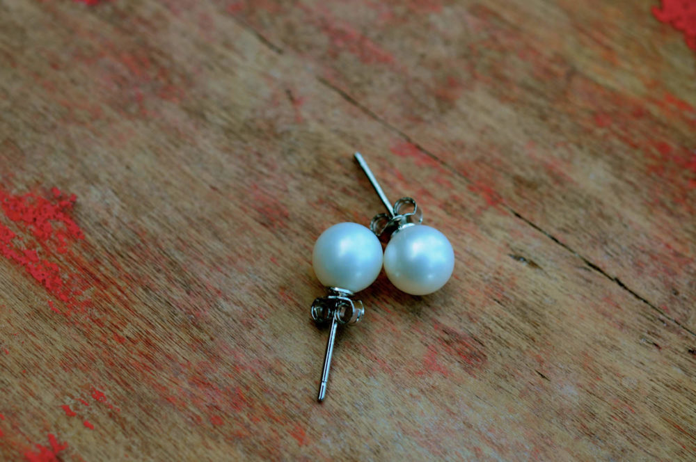 milky white 6.5-7mm perfectly round fine pearl stud earrings