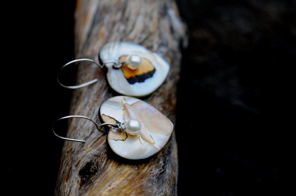mother and daughter earrings, mother of pearl earrings, pearl earrings, heart earrings, handmade, perfect mother's day gift for mom