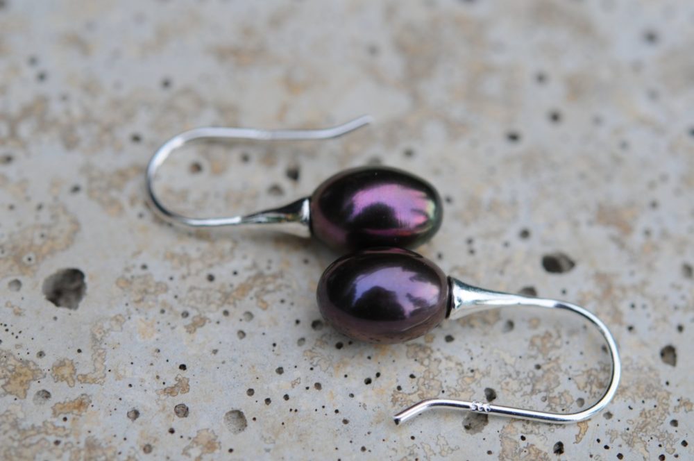 peacock purple teardrop pearl earrings, single drop pearl earrings, purple pearl and silver earrings