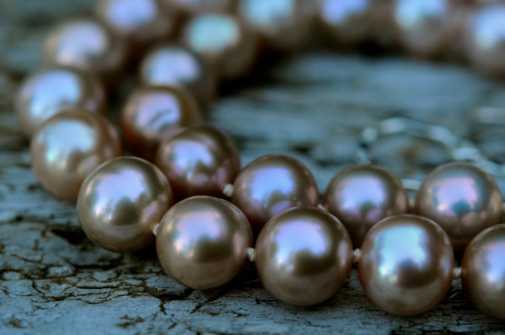 pink pearl necklace, metallic pink string of pearls, fine pink pearl choker necklace, 8-9mm pink string of pearls