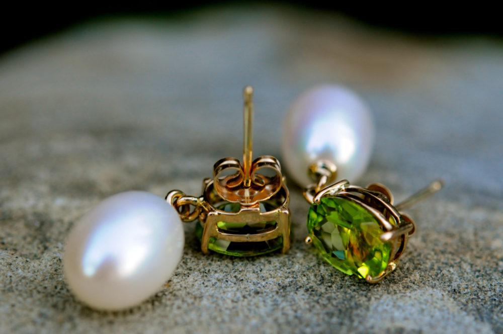 white teardrop pearl and peridot earrings, beautiful large white pearl drop, stunning oval shaped natural peridot gem set in 18k solid gold